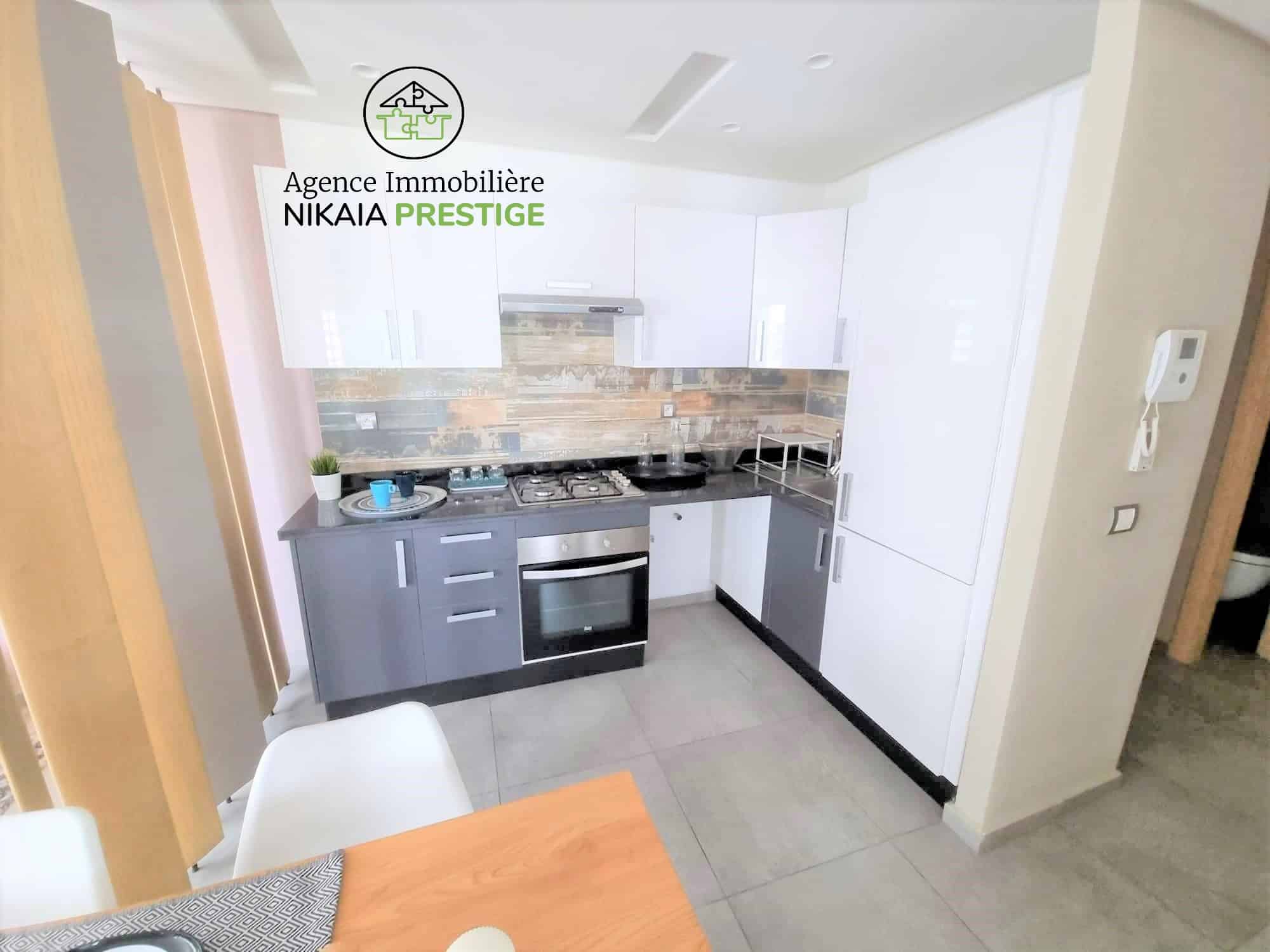 Location appartement meublé de 75 m² avec des balcons, 2 chambres, parking, quartier Riviera à Casablanca 1 (4)