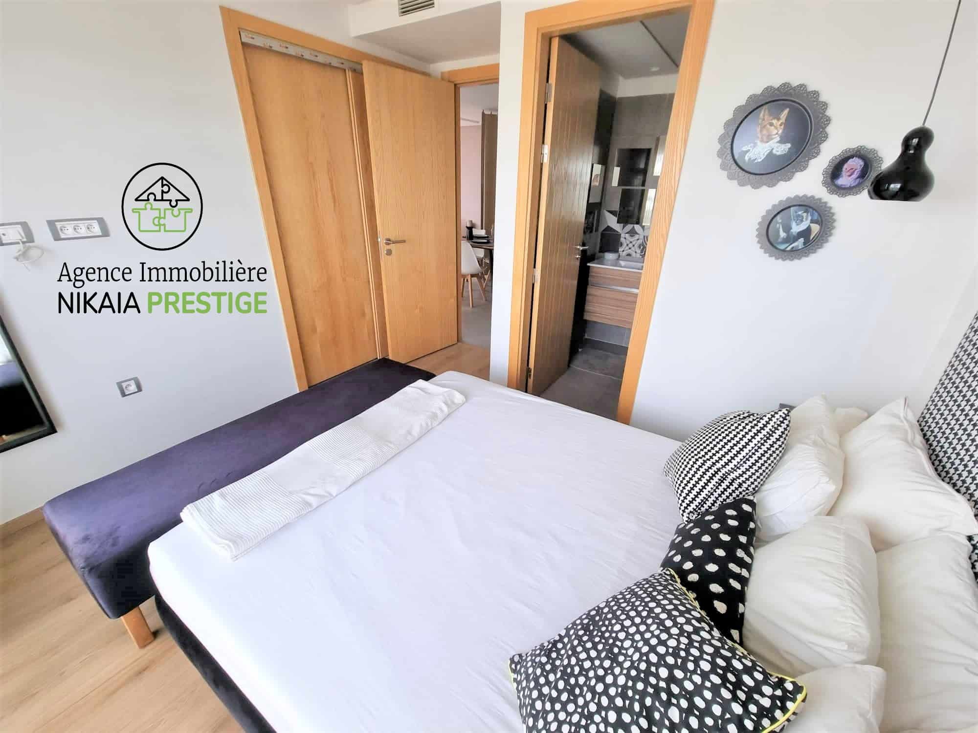 Location appartement meublé de 75 m² avec des balcons, 2 chambres, parking, quartier Riviera à Casablanca 1 (6)